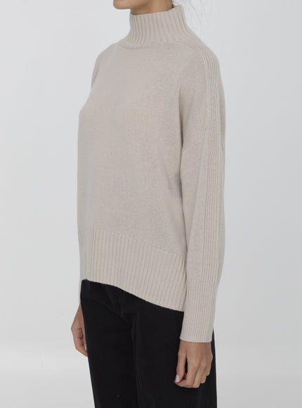 Allude Cashmere Jumper side view, cozy beige knitwear