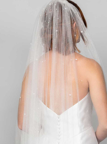 Odessa Fingertip Veil with Heavy Pearl Top