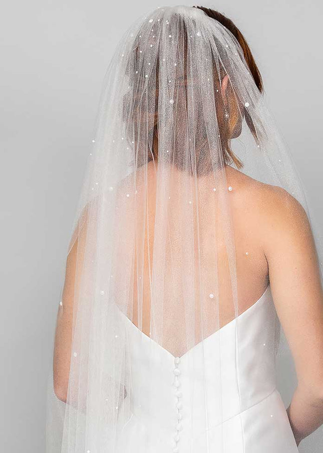 Odessa Fingertip Veil with Heavy Pearl Top