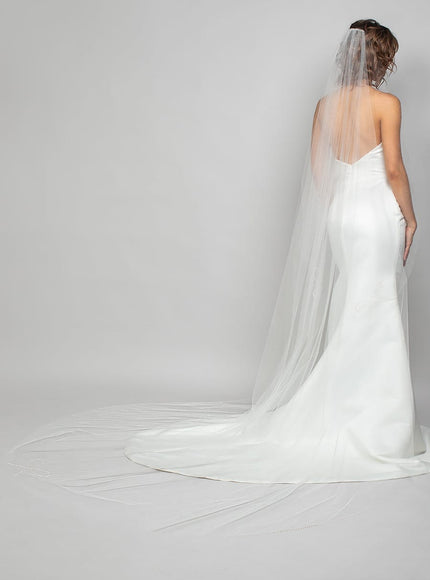 Reign Pearl Bow Cathedral Veil