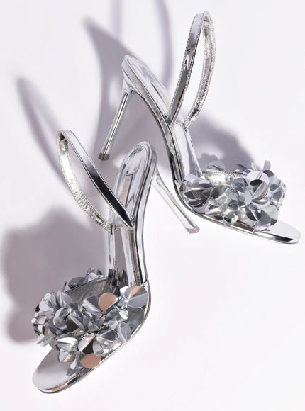 Larroude Morgan Sandal In Silver Specchio