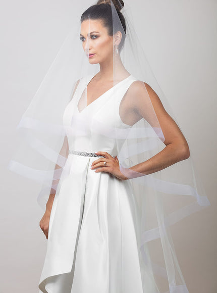 1711 Two-Tier Horsehair Fingertip Veil