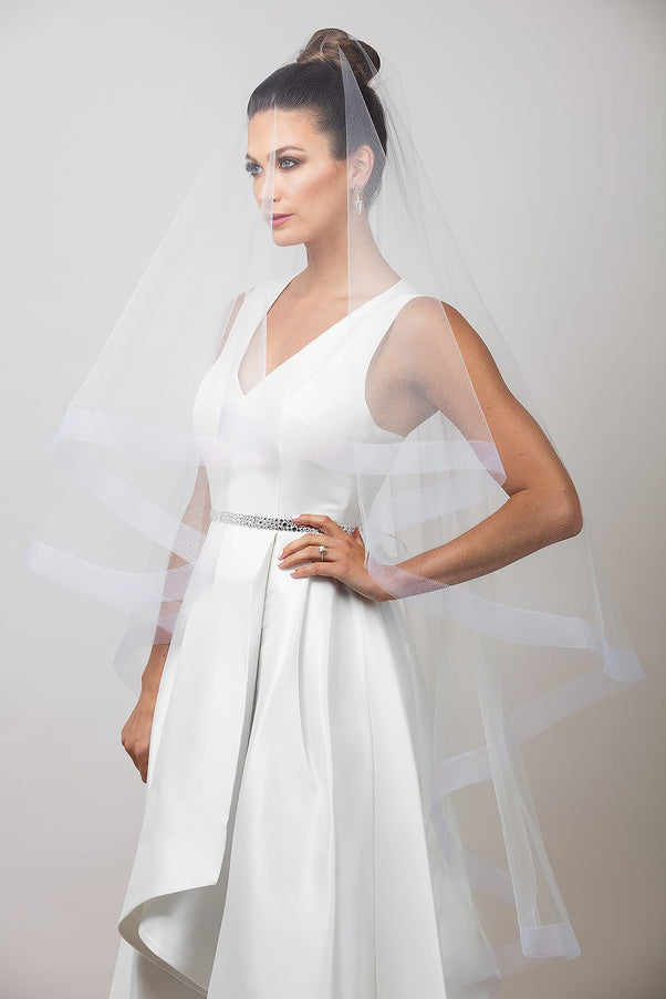 1711 Two-Tier Horsehair Fingertip Veil