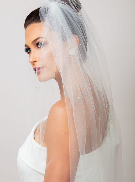 2000 Scattered Round Pearl Cathedral Veil