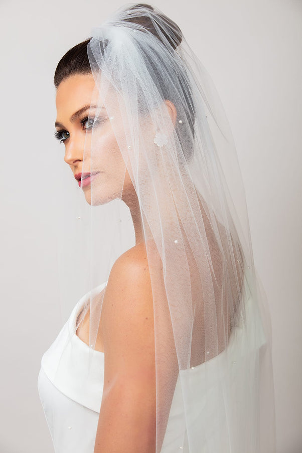 2000 Scattered Round Pearl Cathedral Veil