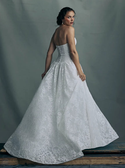 Anne Barge Albertine Chantilly Lace Wedding Gown