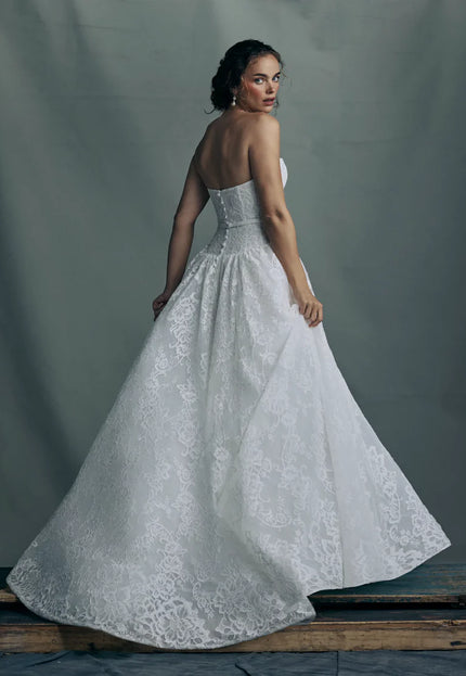 Anne Barge Albertine Chantilly Lace Wedding Gown