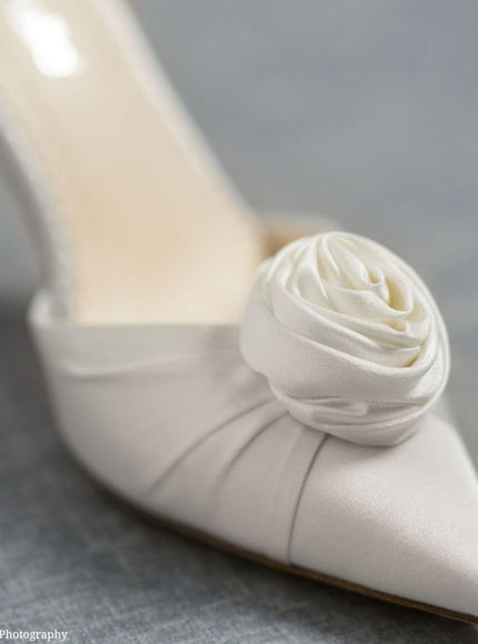 Bella Belle Noelle Ivory Rosette Flower Slingback Heels