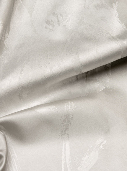 Elizabetta Fortuna Silk Shawl - Silver Pearl