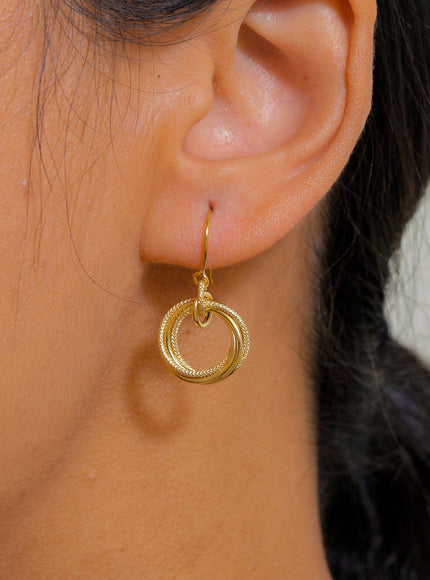 14k Yellow Gold Earrings with Interlocking Circle Dangles