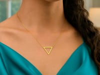 Collier chaîne symbole Delta en or jaune 14 carats