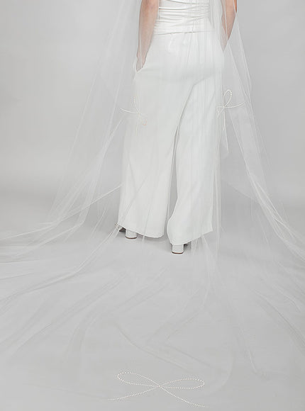 Reign Pearl Bow Cathedral Veil