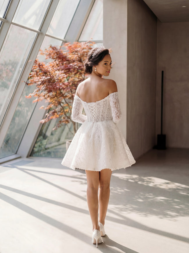 Ellie Belle Vivienne Off Shoulder Mini Bridal Dress, US 6 Ellie Belle Vivienne Off Shoulder Mini Bridal Dress, US 6